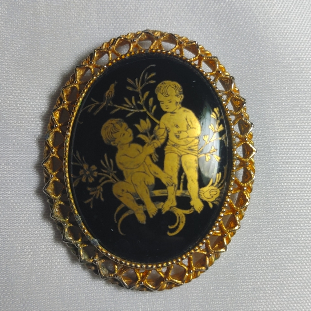 Black Gold Broach Pin w Cupids